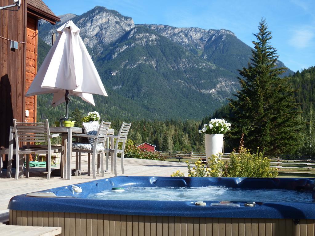 Home Lodge Golden Exteriör bild